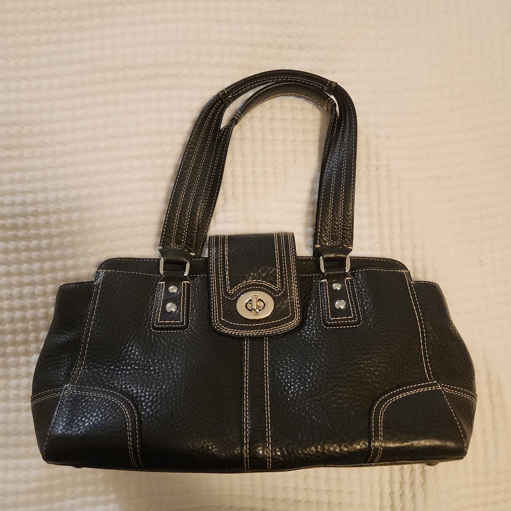 Elegant Black Leather Handbag